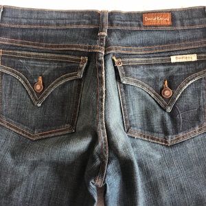 Low-mid rise gorgeous fitting jeans